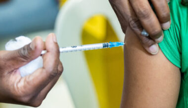 Vacina contra HPV reduz câncer do colo do útero