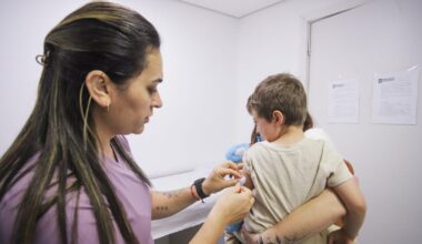 Campanha de vacinação em crianças e adolescentes aplica mais de 191 mil doses em SC