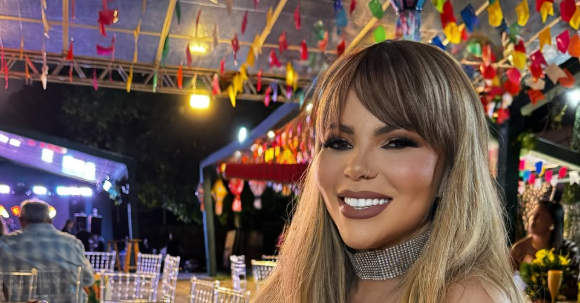 Quem foi Vanessa Rios, cantora que morreu aos 42 e planejava carreira internacional