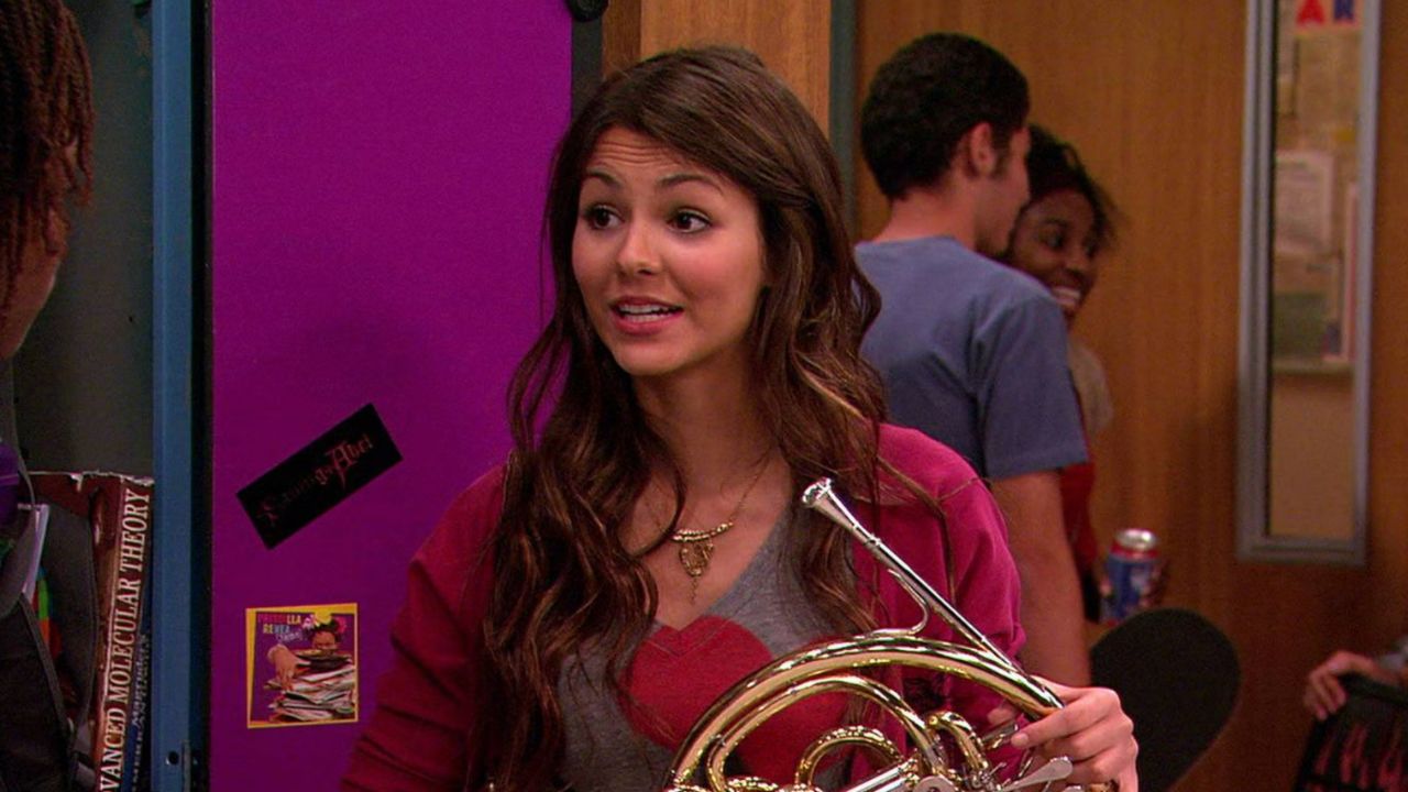 Victoria Justice em 'Brilhante Victoria'