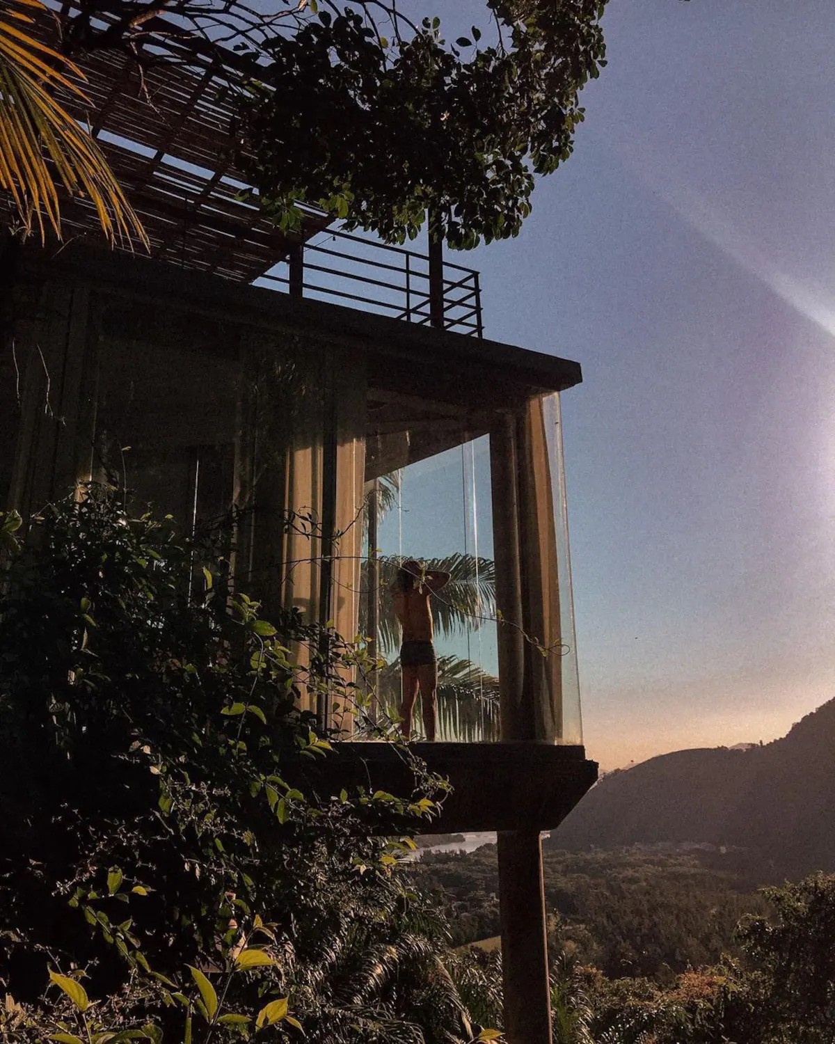 A parte externa da casa do ator — Foto: Reprodução/Airbnb