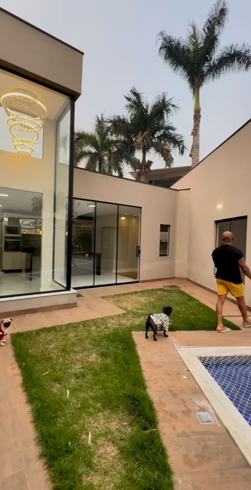 Área externa da nova casa de Cezar Black — Foto: Reprodução/Instagram