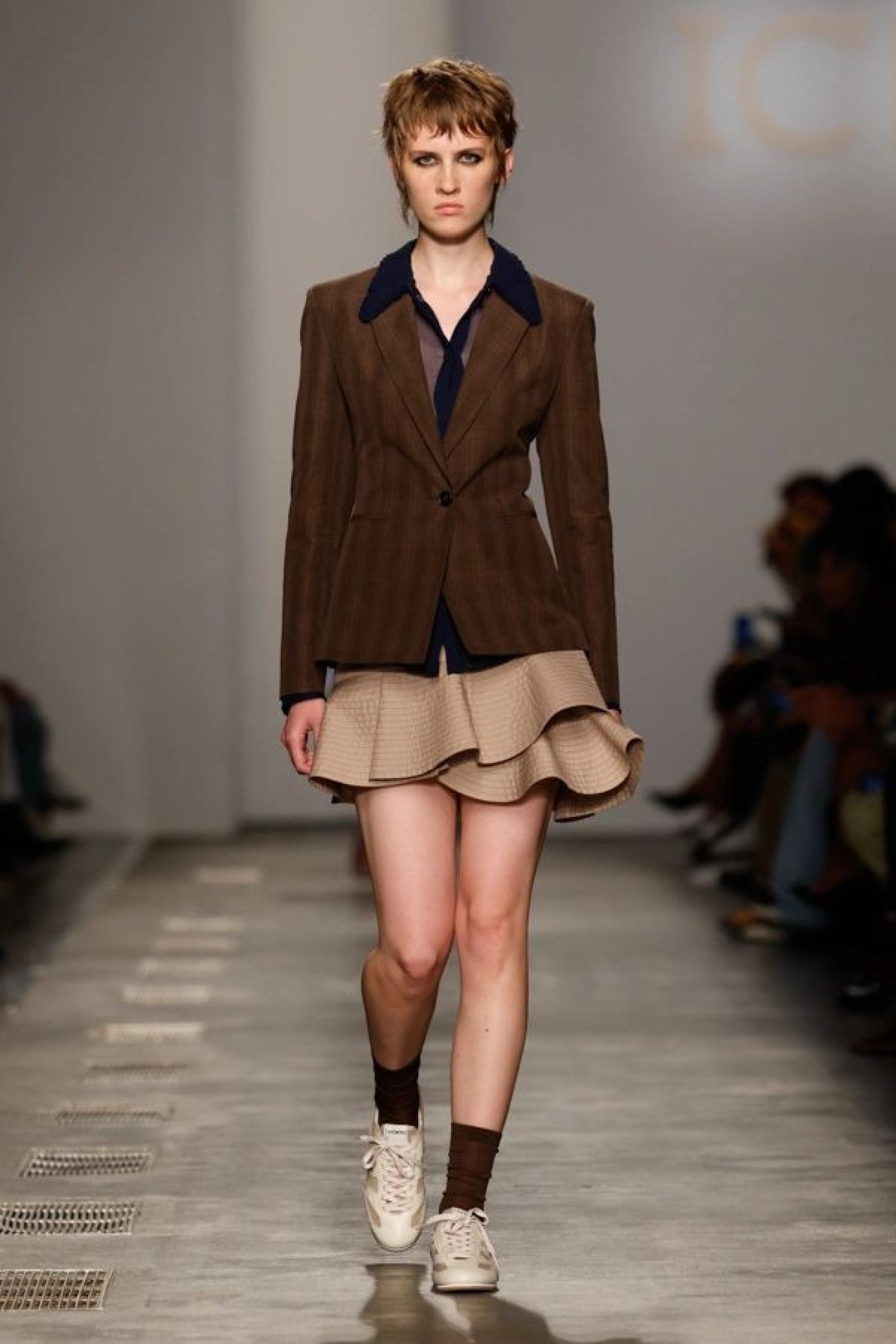 O volume  nas saias também  chama  a atenção 