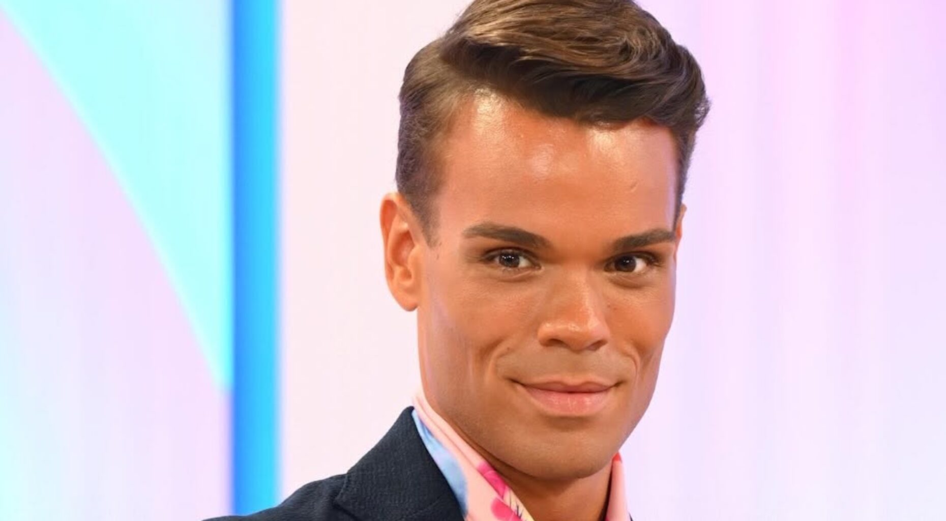 Siga-nos no Google News