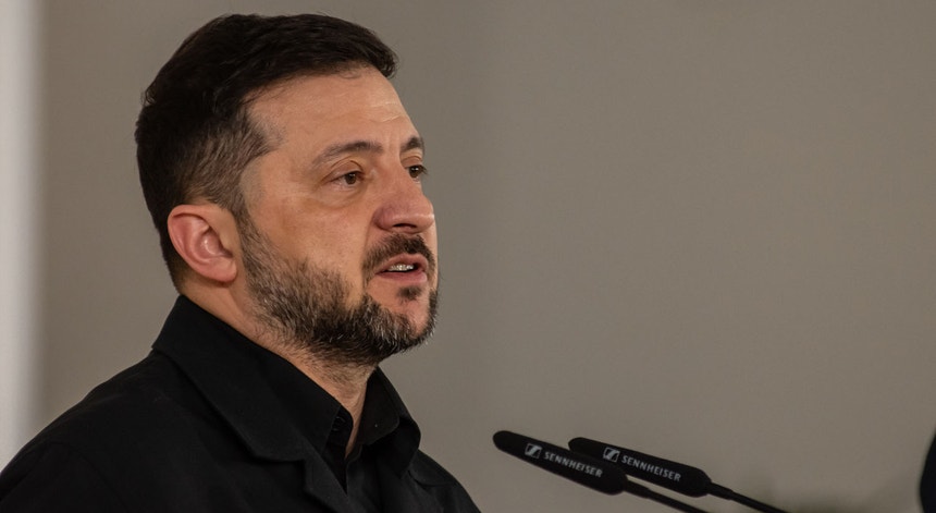 Zelensky admite que plano de Trump pode incluir interesses ucranianos