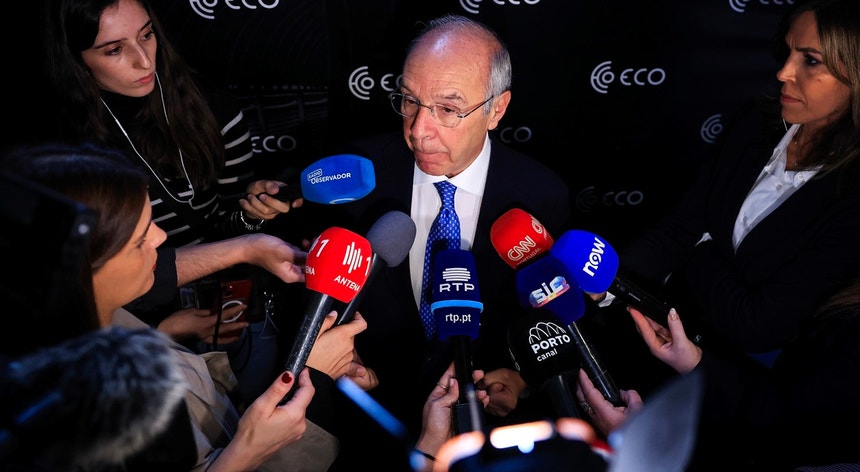 Marques Mendes acusa Gouveia e Melo de dizer disparates e de precipitações polémicas