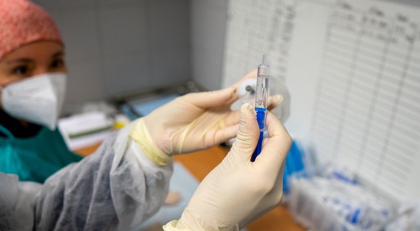 Quase 75% das pessoas com mais de 80 anos vacinadas contra a gripe