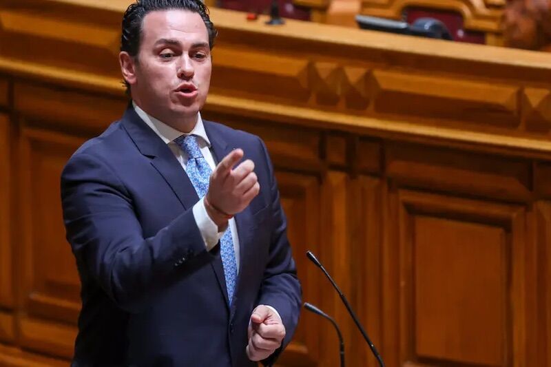 deputado do Chega teria outro destino em França