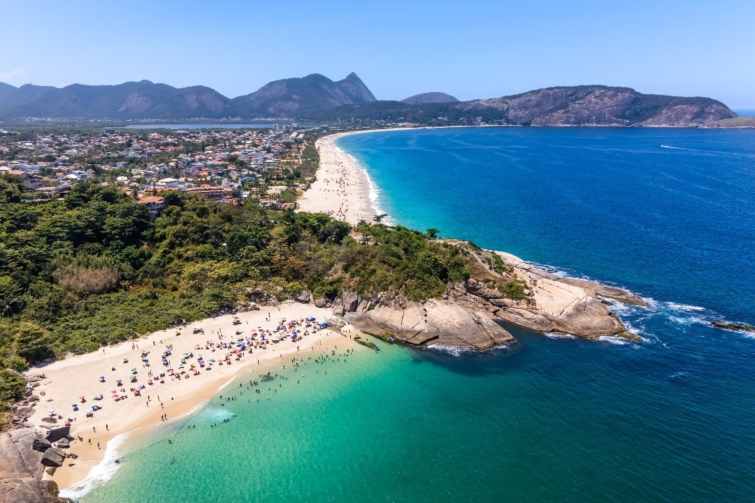 fotógrafos niteroienses destacam encantos da aniversariante em diferentes ângulos; veja uma seleção de cliques