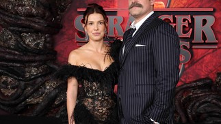 Millie Bobby Brown e David Harbour em pré-estreia de 'Stranger things 5' — Foto: Kevin Winter/Getty Images/AFP