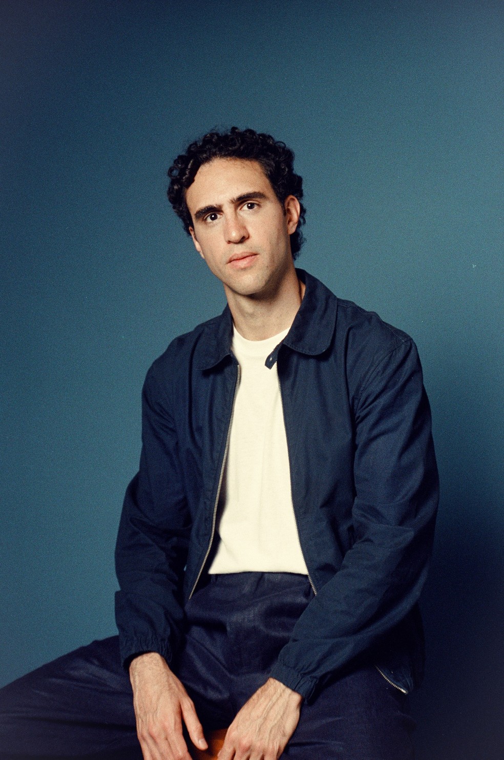 Zeca Veloso: voz em falsete e canções que vão do soul ao samba — Foto: Divulgação/Elisa Maciel