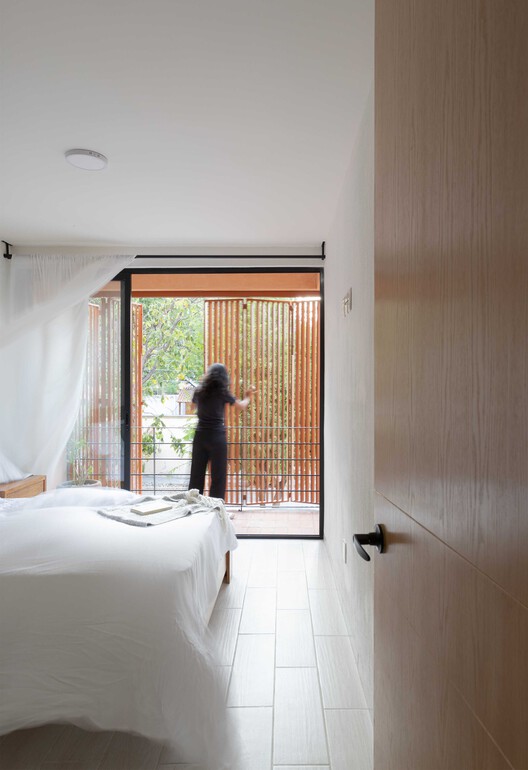 Edifício Sabines 242 / Grado Studio - Fotografia de Interiores, Dormitório, Madeira