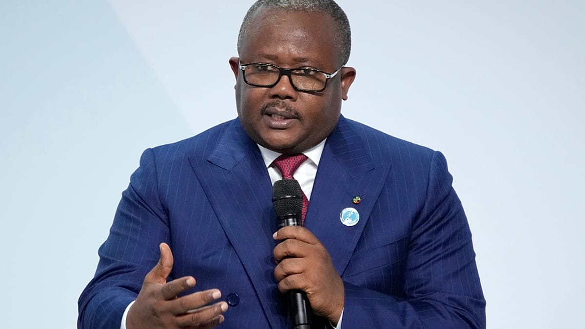 Militares da Guiné-Bissau assumem "controlo total do país". Presidente Embaló sob detenção