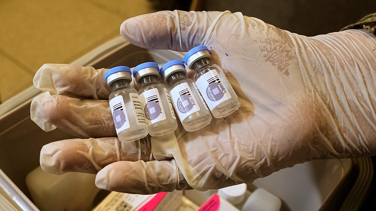 Vacina contra HPV reduz risco de cancro do colo do útero com efeitos secundários mínimos