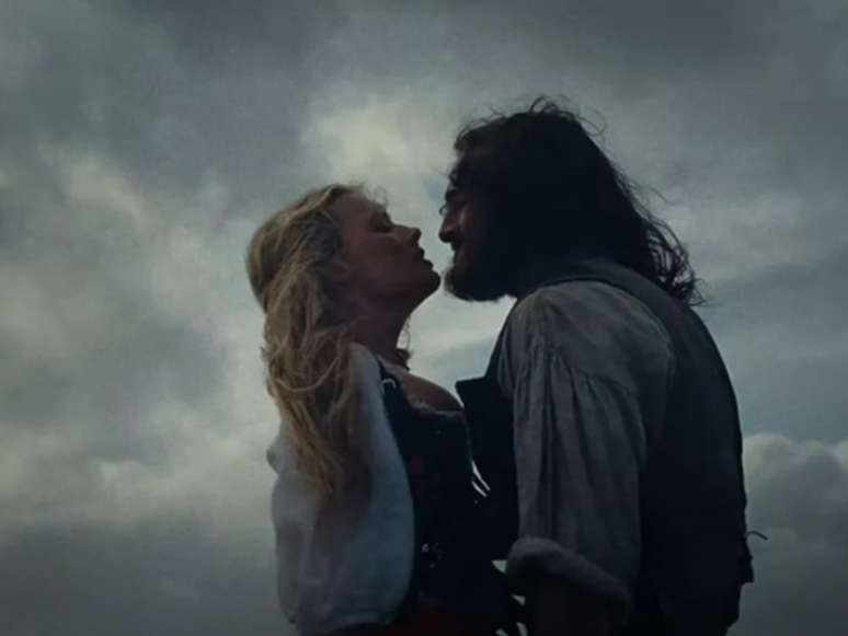 Margot Robbie e Jacob Elordi em nova adaptação de 'O Morro dos Ventos Uivantes'