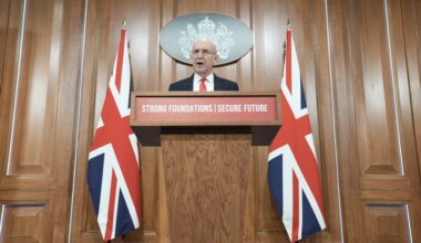 "Estamos de olho em vocês". Reino Unido adverte Putin após detetar navio russo em águas britânicas