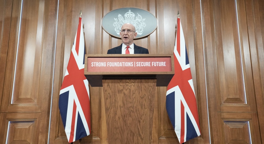 "Estamos de olho em vocês". Reino Unido adverte Putin após detetar navio russo em águas britânicas