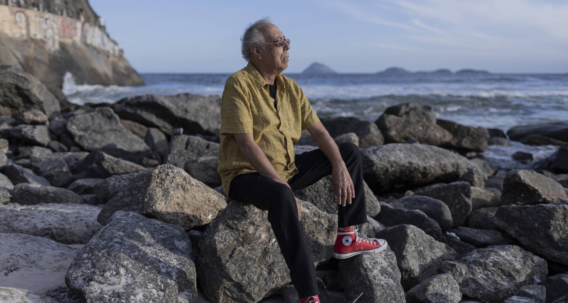 Jards Macalé: Fernanda Torres cantou Vapor Barato em filme - 17/11/2025 - Ilustrada