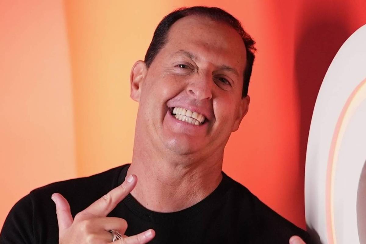 Benjamin Back volta ao rádio e é contratado pela TMC - 13/11/2025 - Outro Canal