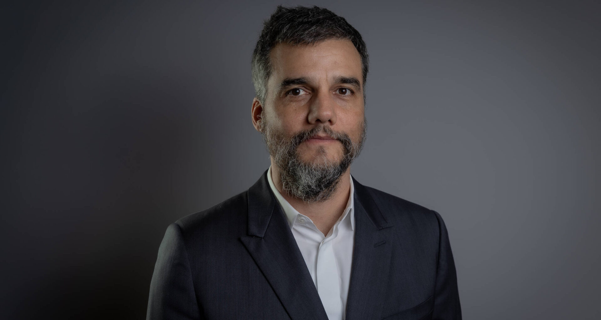 Foto de Wagner Moura no Oscar atinge 680 mil curtidas - 21/11/2025 - Mônica Bergamo