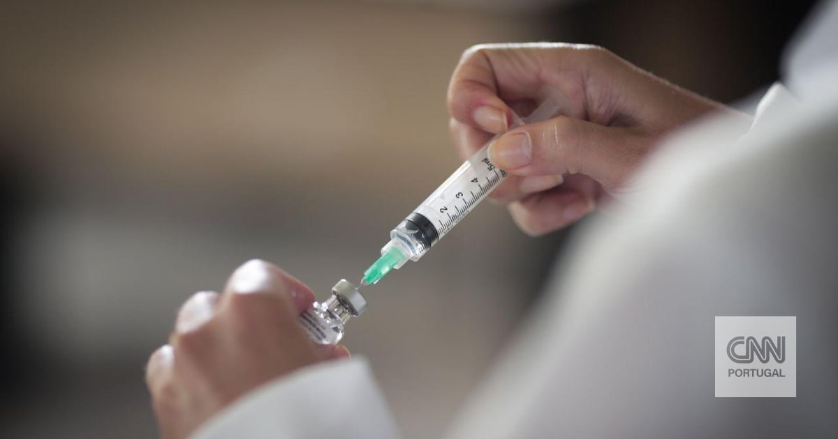 "Fenómeno circunscrito a uma classe média-alta e alta". Pais que recusam vacinar filhos têm ensino superior e poder económico