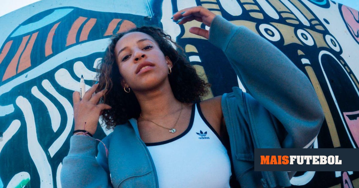 «O meu primeiro treinador dizia-me ‘vai para casa brincar com as bonecas’»