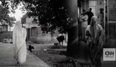 Um recém-nascido foi enterrado vivo na Índia. O motivo pode ter sido o seu sexo