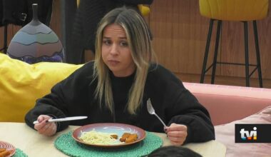 Picardia sem fim. Liliana e Ana Cristina trocam insultos depois da cadeira quente - TVI