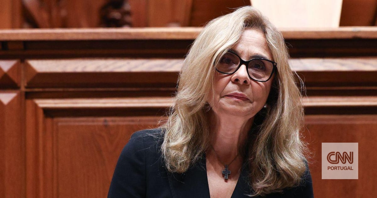 Ministra da Saúde "precipitou-se e perdeu o controlo do discurso": o "erro político" de Ana Paula Martins no caso da grávida guineense