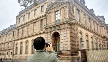 Assalto ao Louvre: ‘passwords’ fracas, sistemas operativos desatualizados e apenas cinco câmaras nas fachadas revelam uma tragédia anunciada