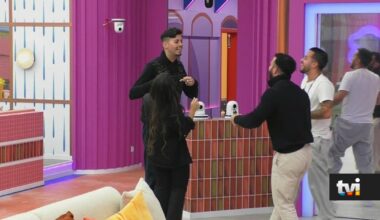 Hilariante! Liliana, Leandro, Pedro e Fábio simulam a final do Secret Story e choram de tanto rir - Secret Story