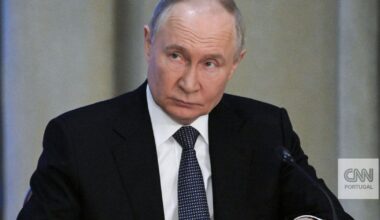 Putin alarga a perseguição até àqueles que são a favor da guerra