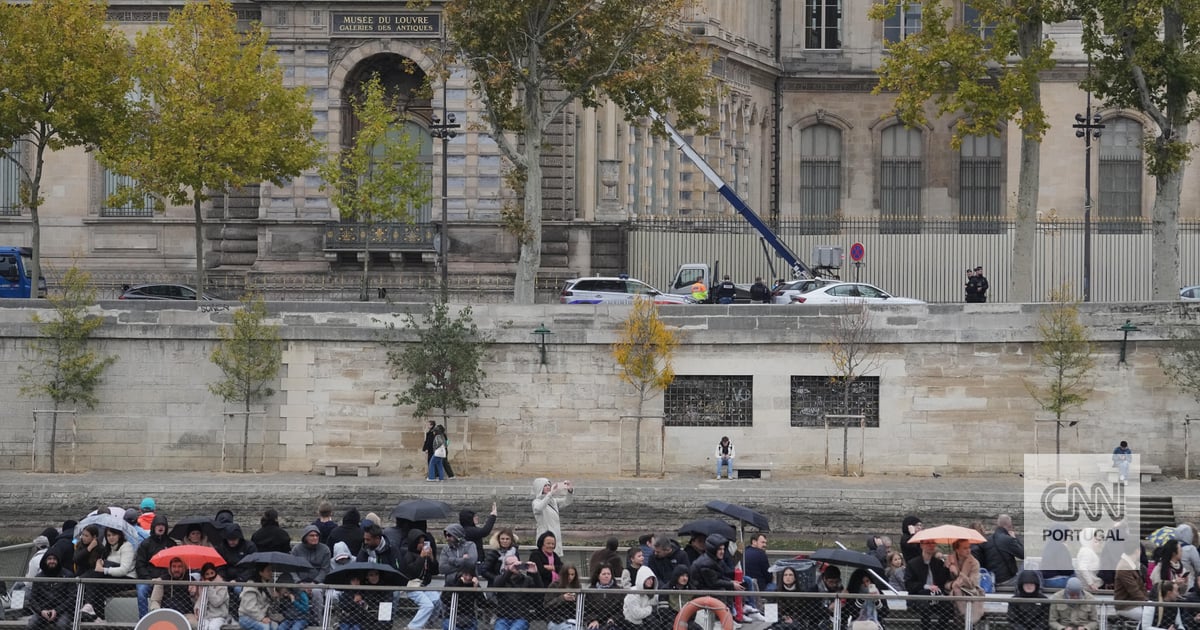 Jamais adivinhará a antiga palavra-passe do Louvre (vai adivinhar com certeza)