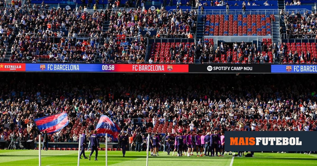 VÍDEO: Barcelona volta a Camp Nou dois anos e meio depois com 23 mil adeptos