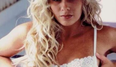 Adriane Galisteu explica por que Ayrton Senna censurou suas fotos para a Playboy - Zoeira