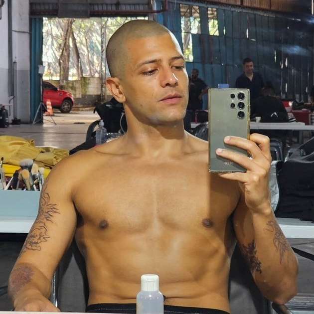 Kelner Macêdo revela desafios para viver Cristian Cravinhos em 'Tremembé' - Zoeira