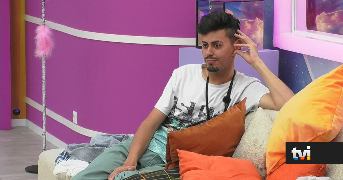 Avião deixa a casa num reboliço! Leandro passa-se com colegas após sanção pesada - Secret Story