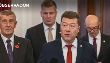 Novo presidente do parlamento checo tira bandeira ucraniana – Observador