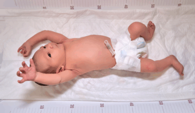 o que a primeira evacuação do bebé revela sobre o seu futuro