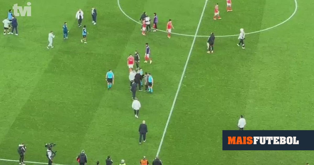 Mourinho e Mário Branco furiosos com o árbitro após o apito final - Maisfutebol