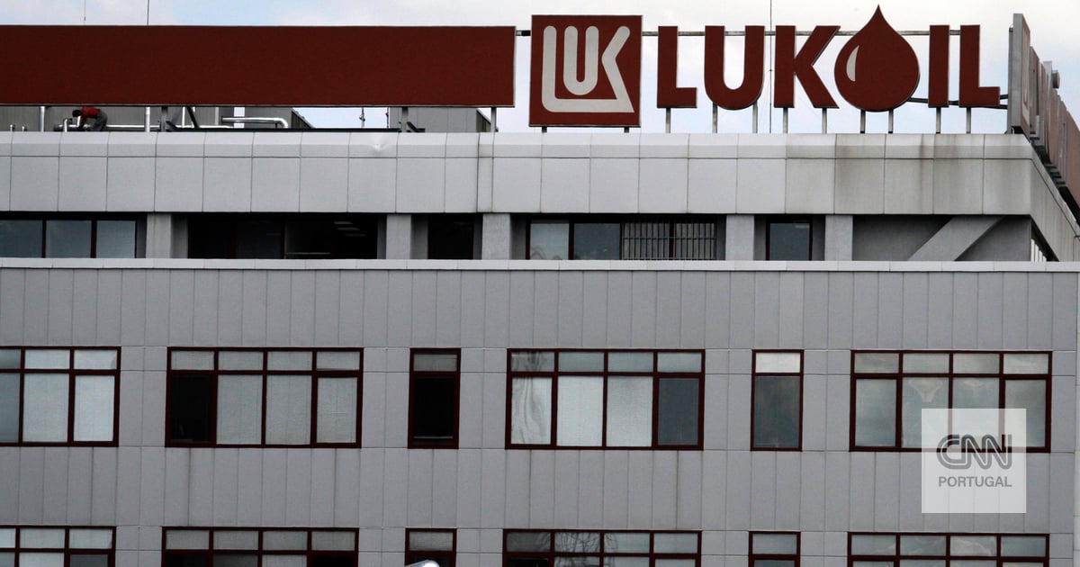 Império da Lukoil fora da Rússia começa a cair após sanções dos EUA