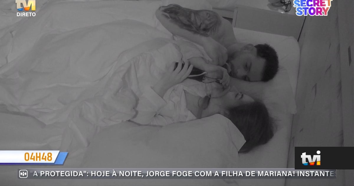 «Tu sendo meu namorado...»: Com as luzes apagadas, Liliana e Fábio trocam juras de amor - Secret Story