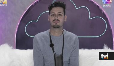 Leandro recebe convite surpreendente de ex-rival e a Voz atira 'achas para a fogueira' - Secret Story