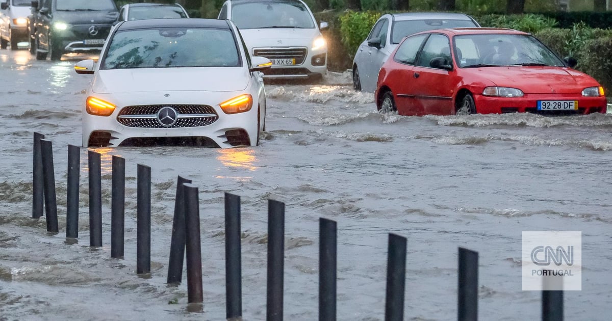 Mau tempo faz duas vítimas em Fernão Ferro: casal de idosos morre dentro de casa inundada