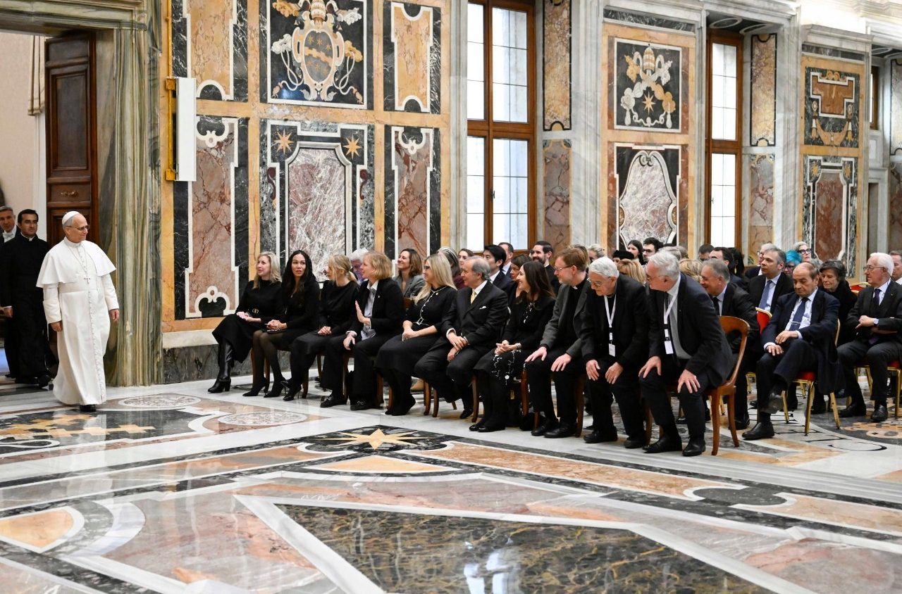 Leão XIV pede uma “educação digital ética” para proteger as crianças na era da IA