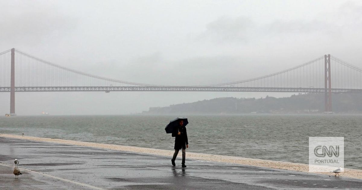 Chuva forte coloca 14 distritos sob aviso laranja. Setúbal e Santarém estão sob aviso vermelho