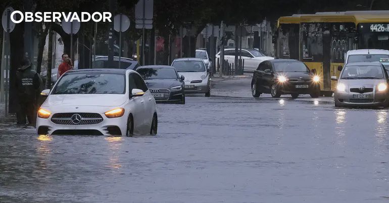 Três distritos sob aviso laranja devido a chuva forte – Observador