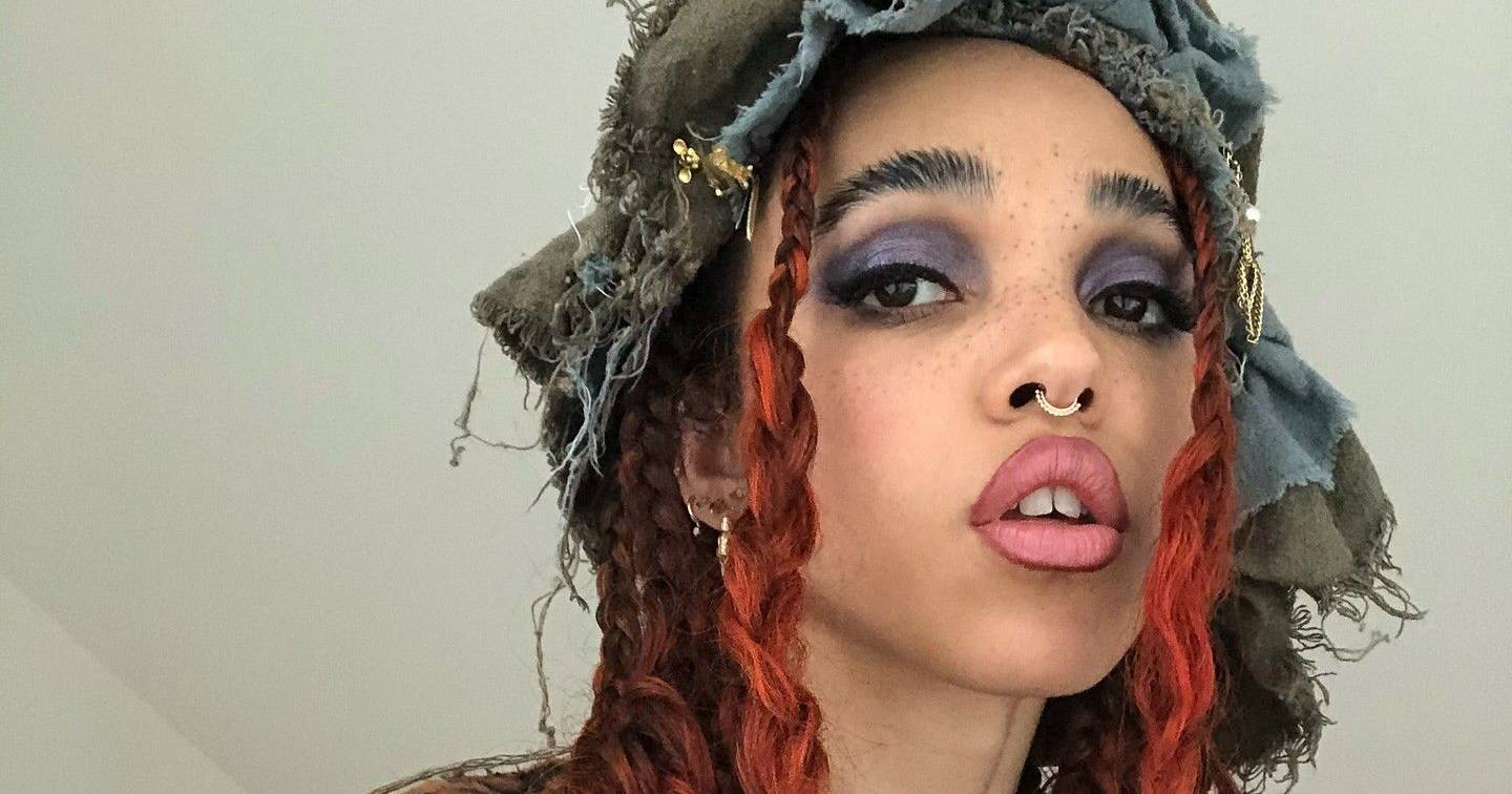 Música nova para o fim de semana: a sequela de FKA Twigs, o regresso surpresa de Charli XCX e o homem que Bill Callahan deveria ser