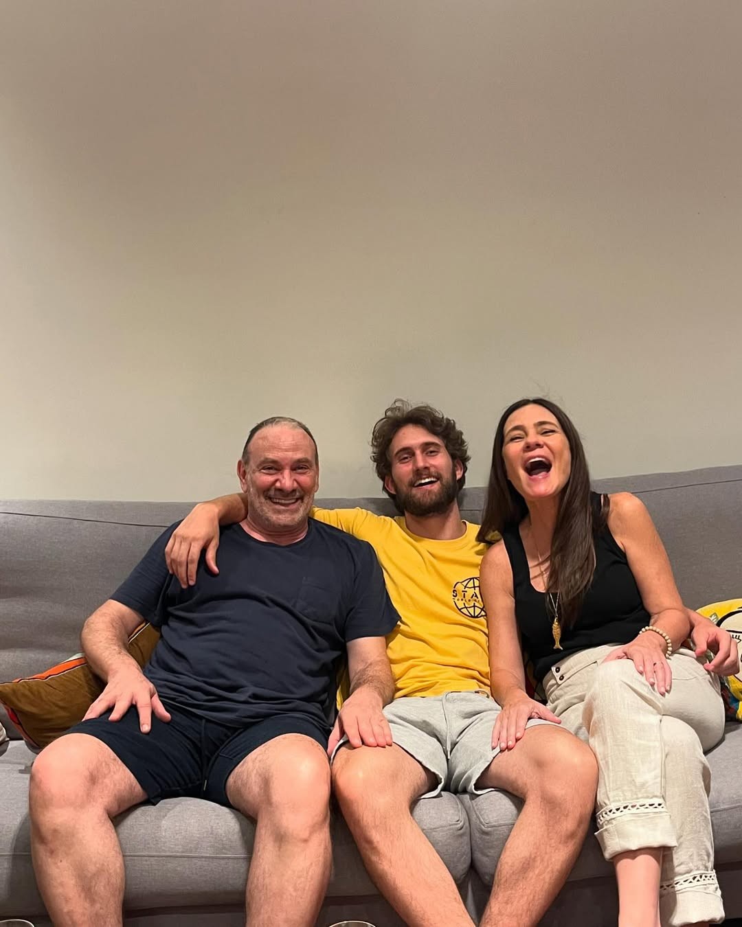 Felipe Ricca, filho de Marco Ricca e Adriana Esteves, seguiu os passos dos pais e estará no remake de 'Vale tudo' — Foto: Reprodução/Instagram