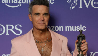 Robbie Williams: Músico britânico diz estar ficando cego - 18/11/2025 - Ilustrada